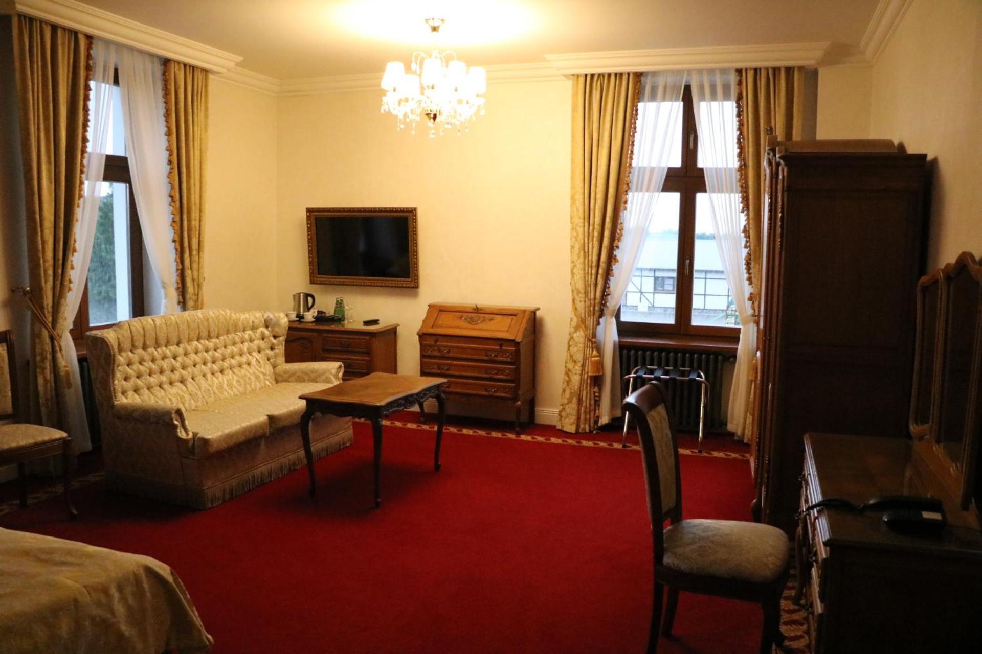 Palac Mortegi Hotel & Spa- Restauracja Szlachecka, Spa, Basen, Sauny, Jazda Konna, Mini Zoo- Luksus, Relaks I Przyroda W Jednym! Lubawa Pokoj fotografie
